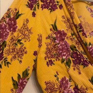 Cropped long sleeve floral blouse